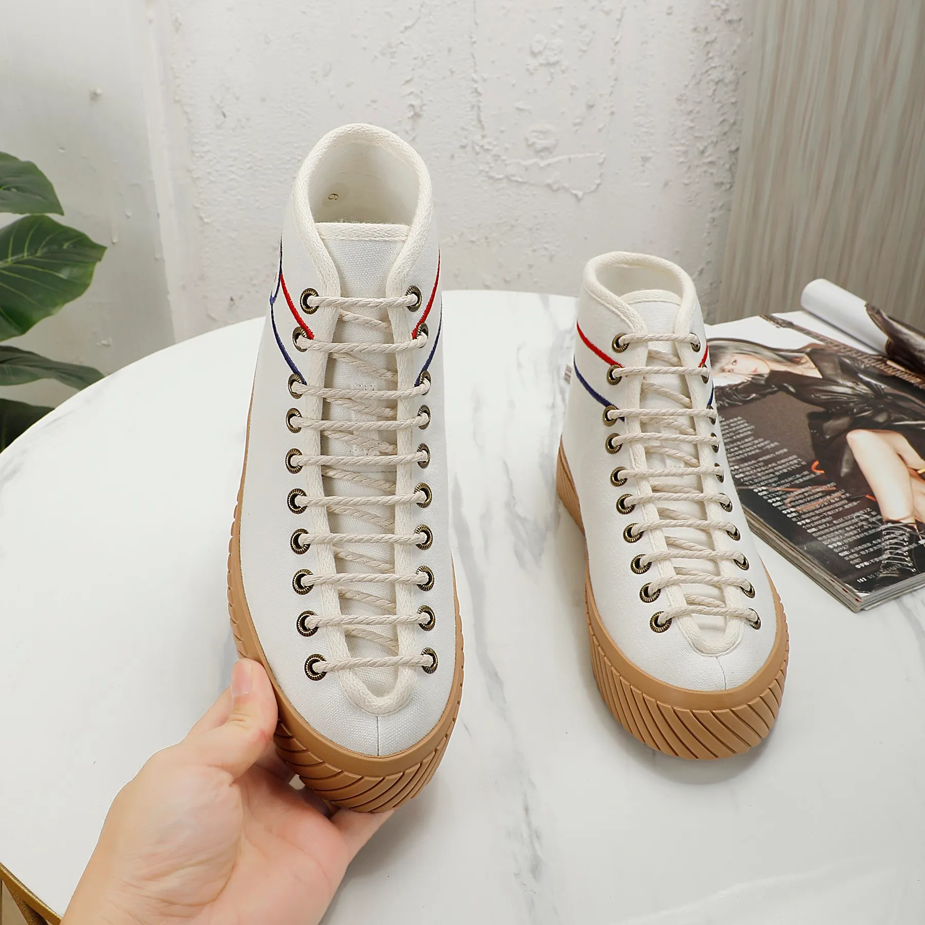 Men 👟👟Ex-factory price 440👟👟 +10 GUCCI, couple style, other colors also available, you can also place an order with pictures